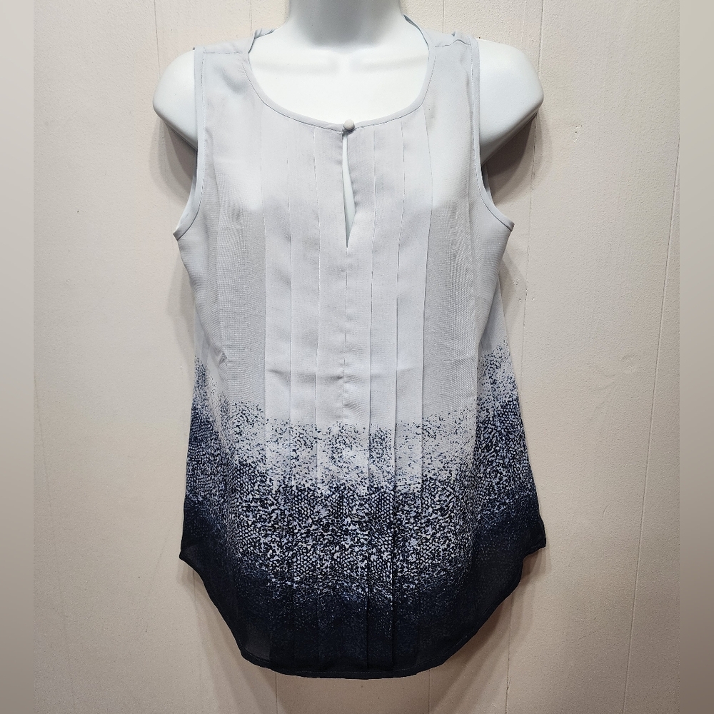 Banana Republic Sleeveless Blouse Small Blue Keyhole Pleated Lightweight B644